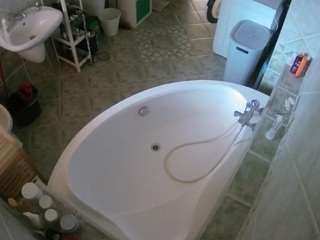 voyeurcam-julmodels-bath-1st-1