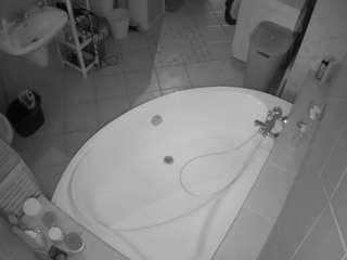 voyeurcam-julmodels-bath-1st-1 live cam profile