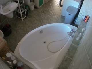 voyeurcam-julmodels-bath-1st-1 live cam profile
