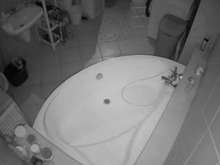 voyeurcam-julmodels-bath-1st-1 webcam