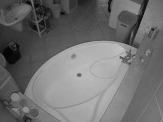 voyeurcam-julmodels-bath-1st-1 webcam