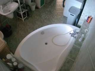 voyeurcam-julmodels-bath-1st-1