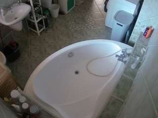 voyeurcam-julmodels-bath-1st-1