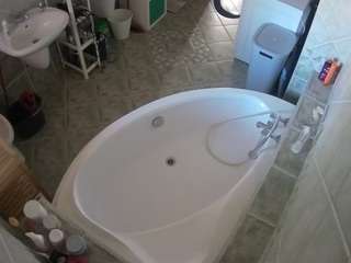 voyeurcam-julmodels-bath-1st-1 webcam