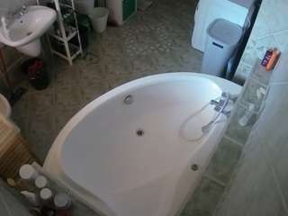 voyeurcam-julmodels-bath-1st-1