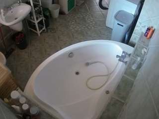 voyeurcam-julmodels-bath-1st-1