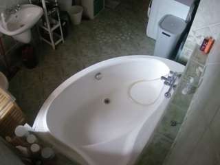 voyeurcam-julmodels-bath-1st-1