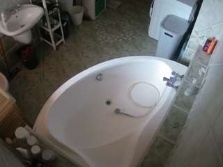 voyeurcam-julmodels-bath-1st-1