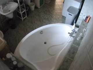 voyeurcam-julmodels-bath-1st-1