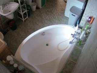 voyeurcam-julmodels-bath-1st-1 webcam