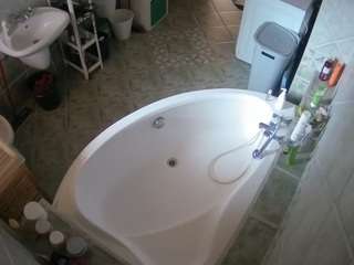 voyeurcam-julmodels-bath-1st-1 webcam