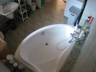 voyeurcam-julmodels-bath-1st-1