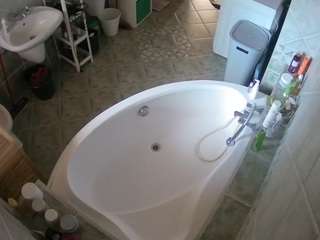 voyeurcam-julmodels-bath-1st-1 webcam