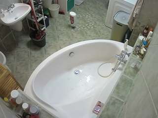 voyeurcam-julmodels-bath-1st-1