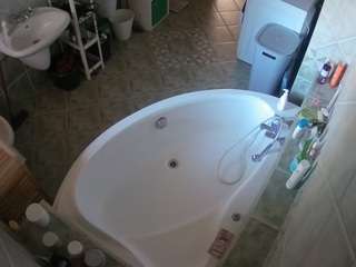 voyeurcam-julmodels-bath-1st-1
