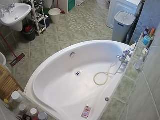 voyeurcam-julmodels-bath-1st-1