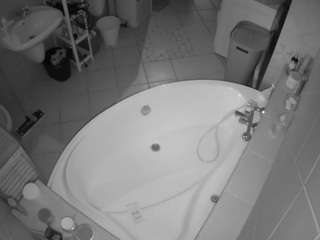 voyeurcam-julmodels-bath-1st-1 webcam