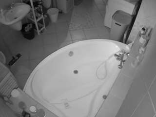 voyeurcam-julmodels-bath-1st-1 webcam