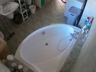 voyeurcam-julmodels-bath-1st-1