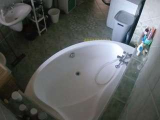 voyeurcam-julmodels-bath-1st-1