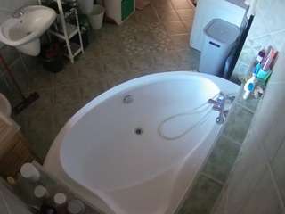 voyeurcam-julmodels-bath-1st-1 webcam