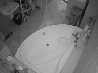 voyeurcam-julmodels-bath-1st-1 webcam