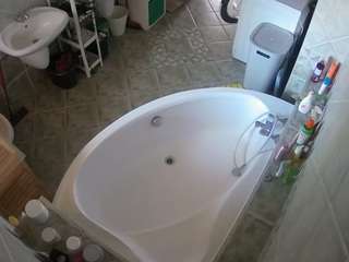 voyeurcam-julmodels-bath-1st-1 webcam