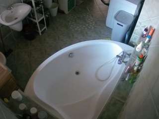 voyeurcam-julmodels-bath-1st-1