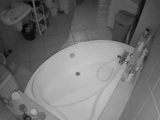 voyeurcam-julmodels-bath-1st-1 webcam