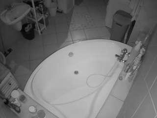 voyeurcam-julmodels-bath-1st-1 webcam
