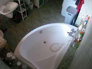 voyeurcam-julmodels-bath-1st-1 webcam