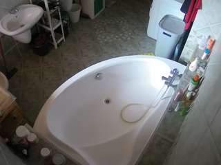 voyeurcam-julmodels-bath-1st-1 webcam