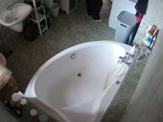 voyeurcam-julmodels-bath-1st-1 webcam