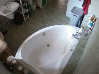 voyeurcam-julmodels-bath-1st-1 webcam