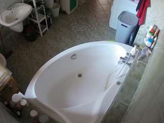 voyeurcam-julmodels-bath-1st-1 webcam