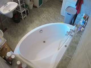 voyeurcam-julmodels-bath-1st-1 webcam