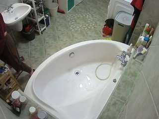 voyeurcam-julmodels-bath-1st-1