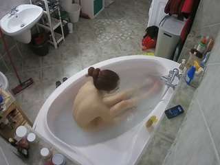voyeurcam-julmodels-bath-1st-1 webcam