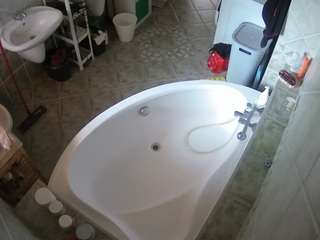 voyeurcam-julmodels-bath-1st-1 webcam