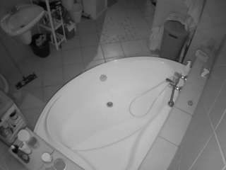 voyeurcam-julmodels-bath-1st-1 webcam