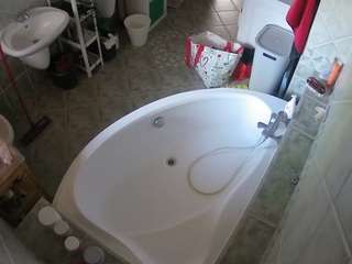 voyeurcam-julmodels-bath-1st-1 webcam