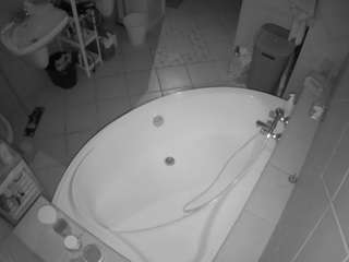 voyeurcam-julmodels-bath-1st-1 webcam
