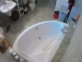 voyeurcam-julmodels-bath-1st-1