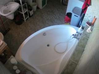 voyeurcam-julmodels-bath-1st-1