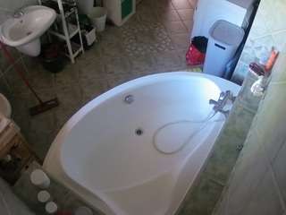 voyeurcam-julmodels-bath-1st-1