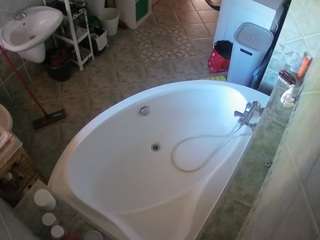 voyeurcam-julmodels-bath-1st-1