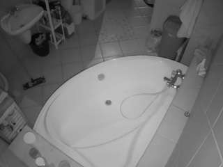 voyeurcam-julmodels-bath-1st-1's CamSoda show and profile