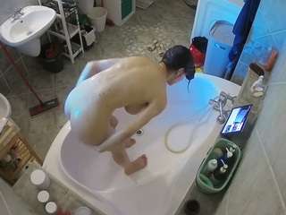 voyeurcam-julmodels-bath-1st-1