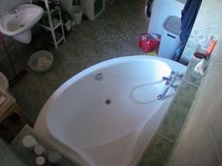 voyeurcam-julmodels-bath-1st-1 webcam