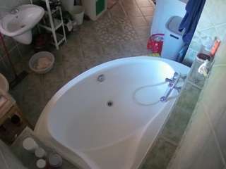 voyeurcam-julmodels-bath-1st-1